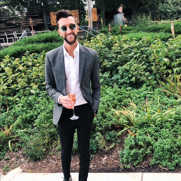 Meet your Posher, Cody - Picture 1 of 1